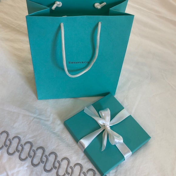 TIFFANY & CO. Box, Bag & Ribbon Set - Picture 2 of 2